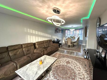 3 bedroom semi-detached house to rent - Photo 2