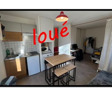 Quartier de l'Université, T1 bis non meublé de 33m² avec coin chamb... - Photo 4