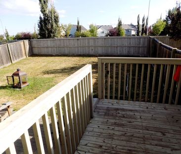 8207 8 Avenue SW - Photo 1