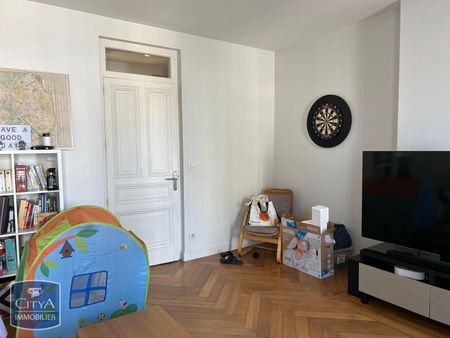Location Appartement 4 pièces 102m² BOURG EN BRESSE 01000 - Photo 2