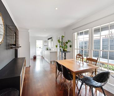 SPACIOUS, SUN-DRENCHED BEACHSIDE REAR UNIT - Photo 2