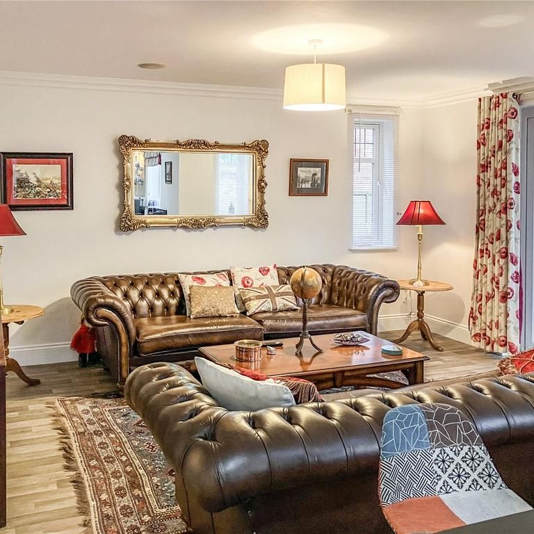 6 bedroom detached house to rent - Photo 1