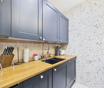 Flat to rent on - Photo 6