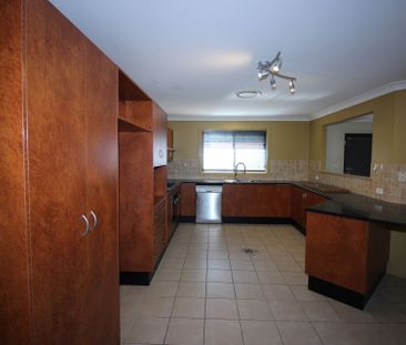 Large Family Home - Photo 3