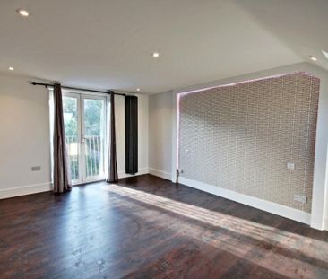 4 Bed Semi-Detached House, Bowness Crescent, SW15 - Photo 4