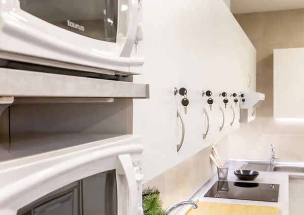 Calle del Puerto de Canfranc, Madrid, Community of Madrid 28038