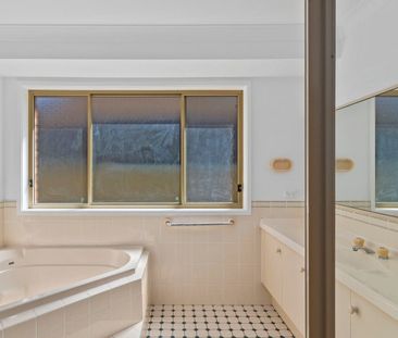 Spacious Family Home - Photo 6