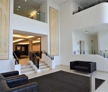 Great West Road, Brentford, TW8 - Photo 1