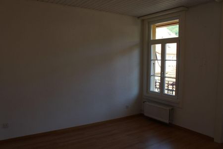 Rent a 3 rooms apartment in Tavannes - Photo 5