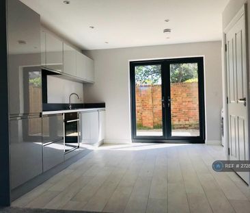 2 bedroom end of terrace house to rent - Photo 5