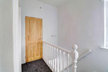 Sheffield Road, Killamarsh, S21 - Photo 3