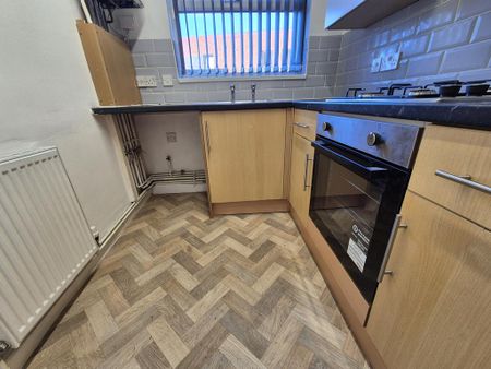 1 bedroom flat to rent - Photo 4