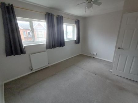 2 bedroom terraced house to rent - Photo 3