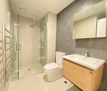 Luxury Apartment with backyard. - Photo 5