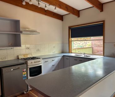 More than meets the Eye - Photo 5