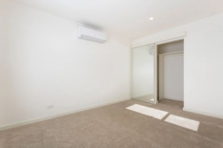 12 Molesworth Street, North Melbourne. - Photo 3