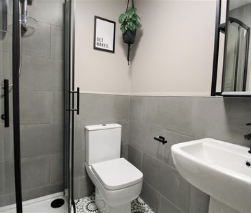 Flat, Edinburgh Road, Armley, LS12 3RW, Leeds - Photo 3