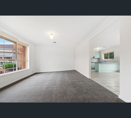 3/37 Haldane Road, Niddrie, Vic 3042 - Photo 2