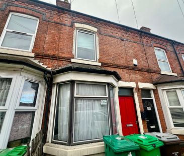 3 Bedroom Mid Terraced House - Photo 4