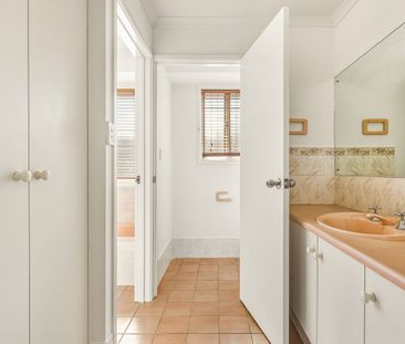 Where backyard adventures and family dinners come standard - Photo 6