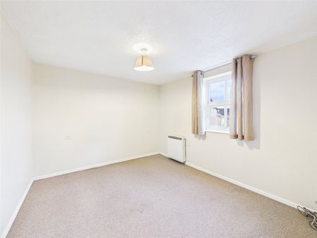 Hallen Close, Emersons Green, Bristol, BS16 - Photo 2