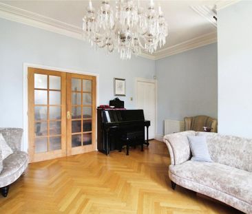 4 bedroom end of terrace house to rent - Photo 1