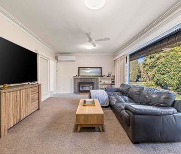 Spacious & Convenient Family Home in Alfredton - Photo 1