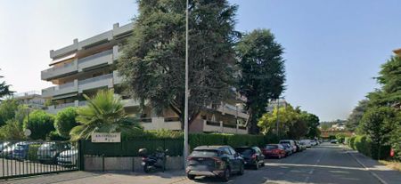 Location Appartement 1 pièce 35m² ST LAURENT DU VAR 06700 - Photo 5