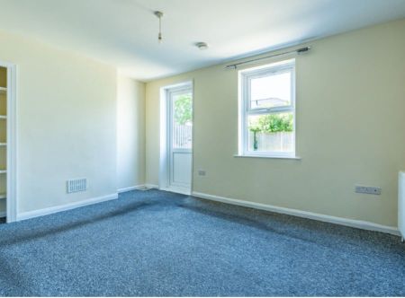 5 Bed Semi-Detached House, Dingle Close, BS9 - Photo 5