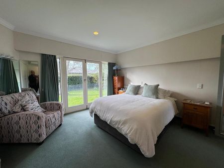Renovated Retro Charm in Taradale - Photo 3