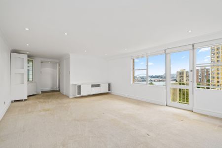 Three Double Bedrooms&comma; Double Lock up Garage&comma; Great Views - Darling Point - Photo 3