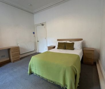 3 bedroom apartment to rent - Photo 5