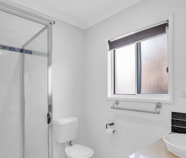 Spacious 4-Bedroom Home in Upper Coomera - Photo 3