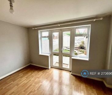 2 bedroom terraced house to rent - Photo 2