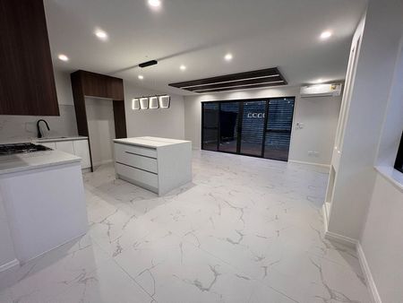 Brand New build 3 Beddy 2 Bathroom avail now!! - Photo 3