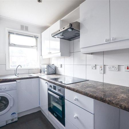 Parking to rent - Photo 3