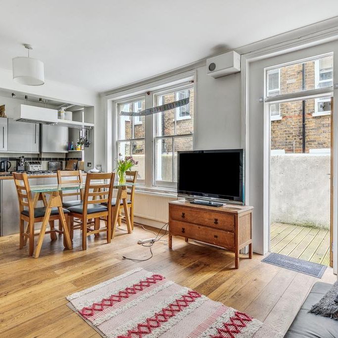 2 bedroom flat to rent - Photo 1