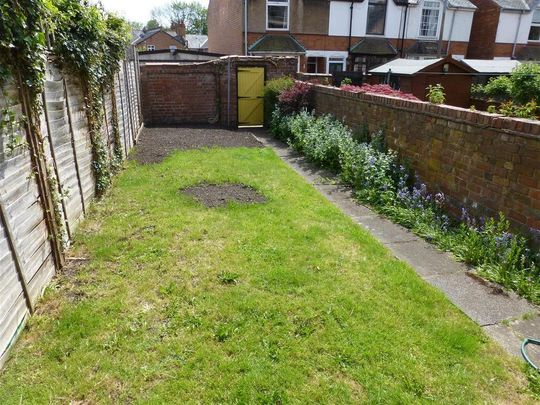 2 bedroom terraced house to rent - Photo 1