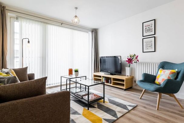 2 Bed Flat, Tarves Way, SE10 - Photo 1