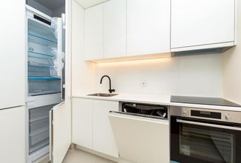 2 Bedroom Apartment with a view, Largo do Rato, Lisboa