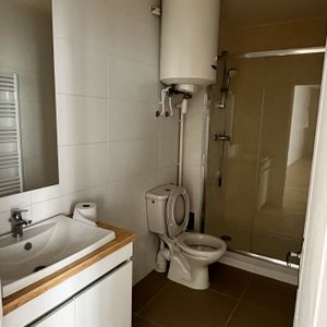 Location Appartement 2 pièces 51m² VICHY 03200 - Photo 2