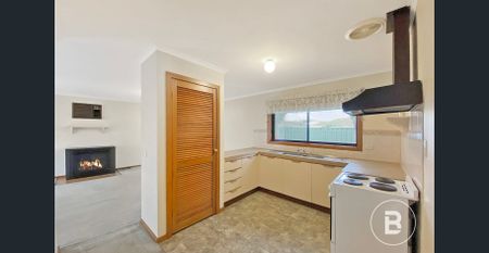 Perfect Location! - Photo 5