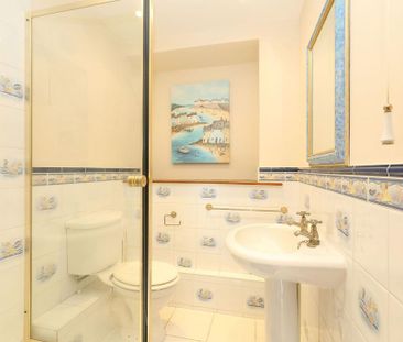 3 bedroom coach house to rent - Photo 3