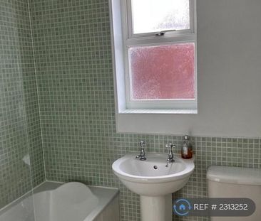 2 bedroom end of terrace house to rent - Photo 6