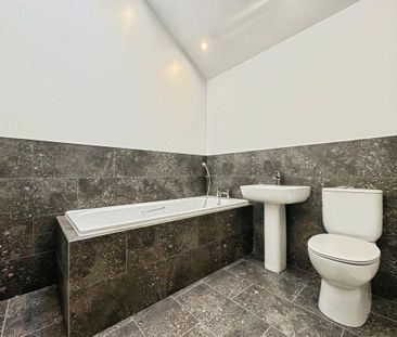 4 bedroom semi-detached house to rent - Photo 2