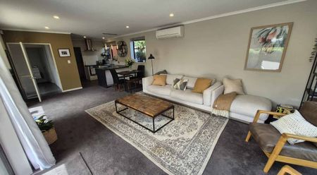 Lovely Two-Storey Home in Sought-After Location - Photo 3