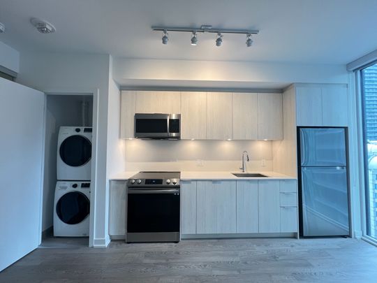 For Lease - 357 King Street Unit# 2006, Toronto, Ontario - Photo 1