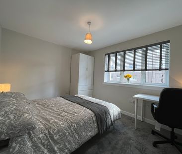 4 Bed Flat, Napier Drive, G51 - Photo 4