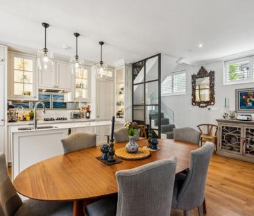 3 bedroom mews to rent - Photo 4