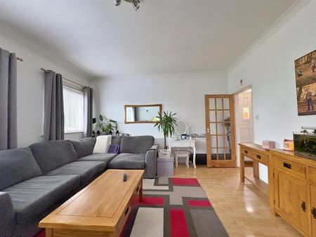 3 bedroom semi-detached house to rent - Photo 3